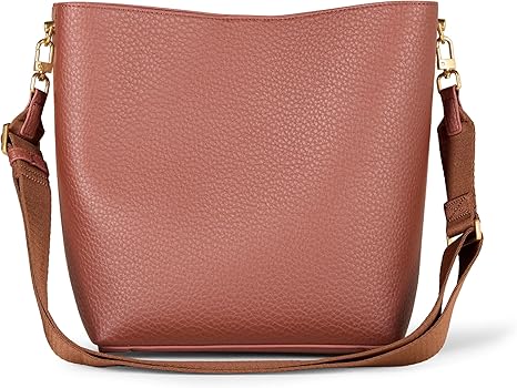 Borsa a tracolla da donna morbida a secchiello con tracolla regolabile.